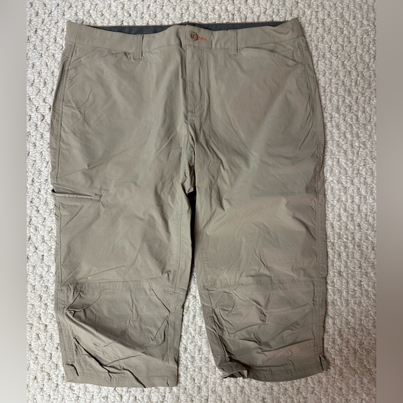 WOMEN’S CAPRI’S QUICK DRY PERFORMANCE - Picture 1 of 3